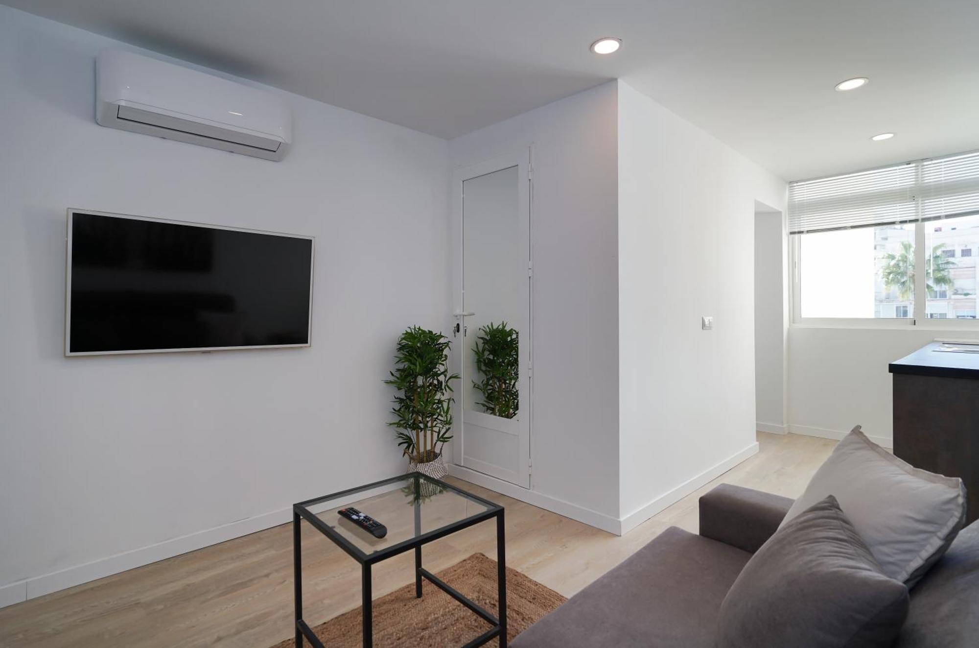 Nomad Malaga - Chic Center Apartment Torremolinos