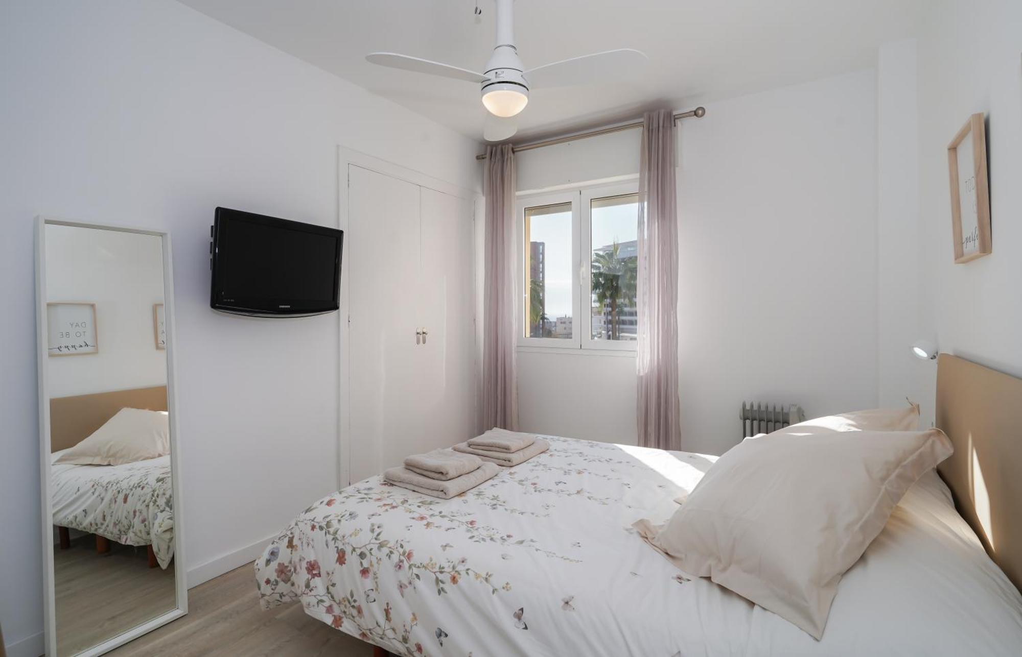 Nomad Malaga - Chic Center Apartment Torremolinos