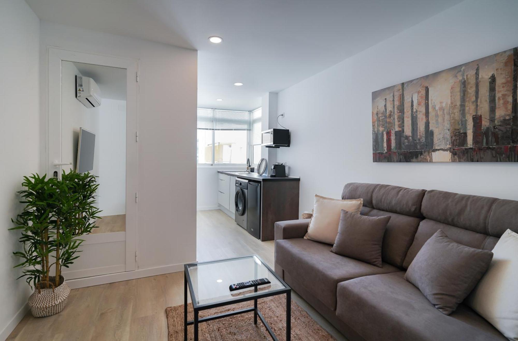 Nomad Malaga - Chic Center Apartment Torremolinos